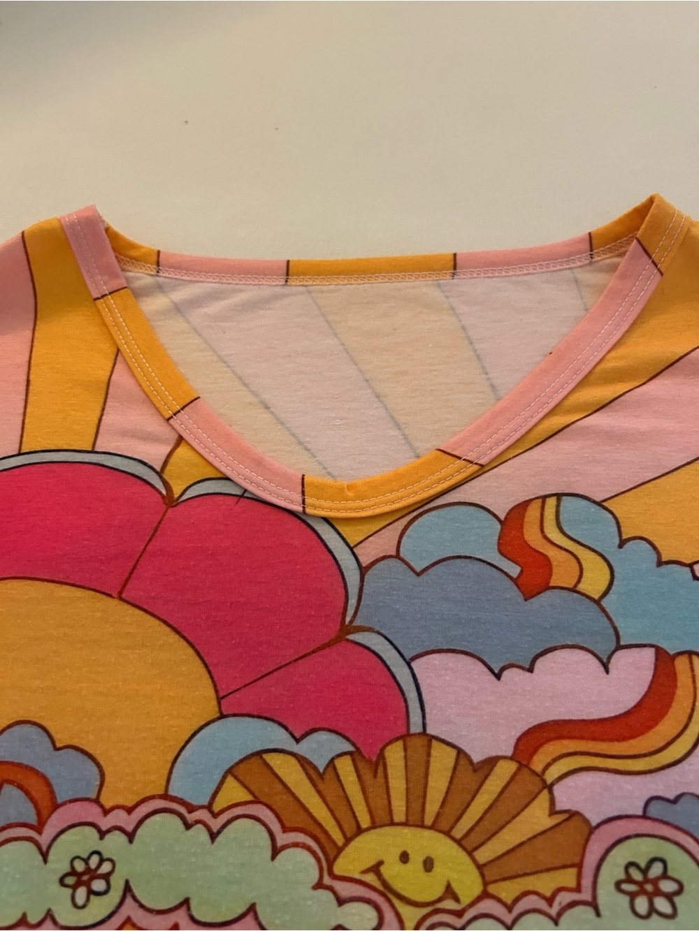 HUGE BUNDLE SALE! Colorful Hippie Van Graphic Tee - Multicolor LARGE - Picture 4 of 7